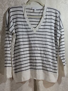 Lilen White V-Neck Sweater with Black Stripe Detail
